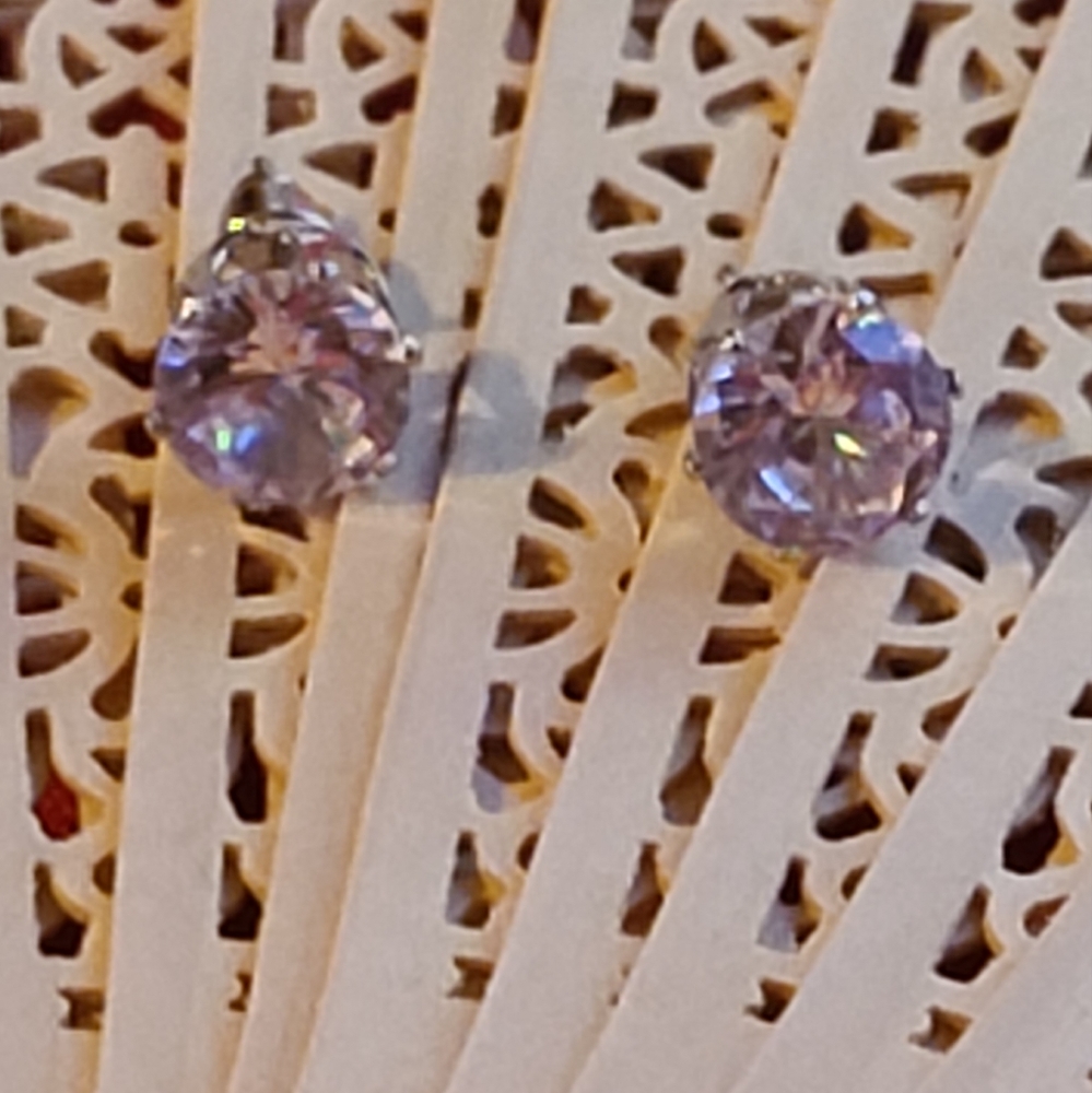 Fancy Studded Earrings absolulty beatiful